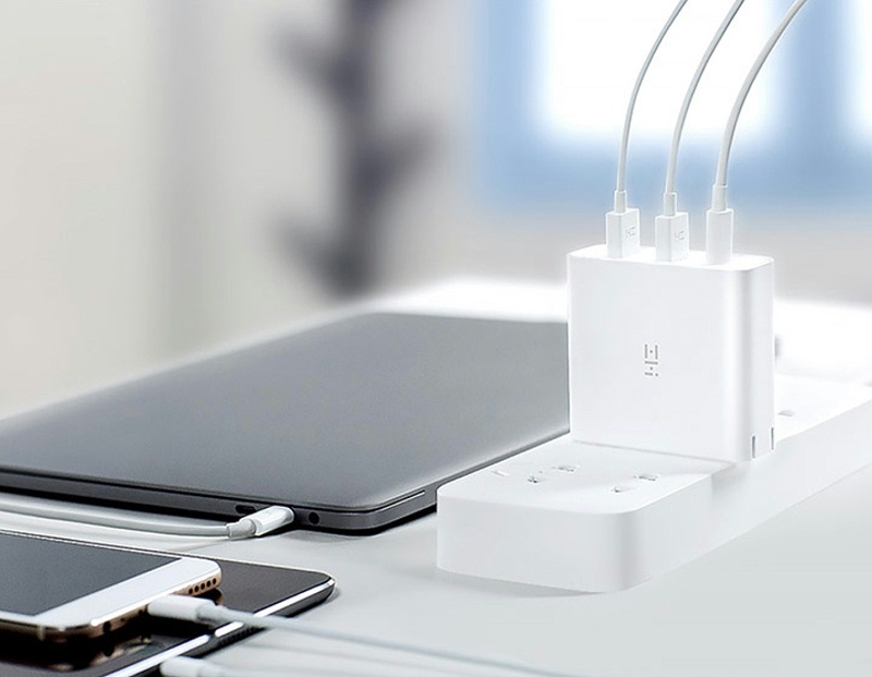 大牌手機(jī)充電器用阻燃PC料為安全用電保駕護(hù)航--中新華美改性塑料