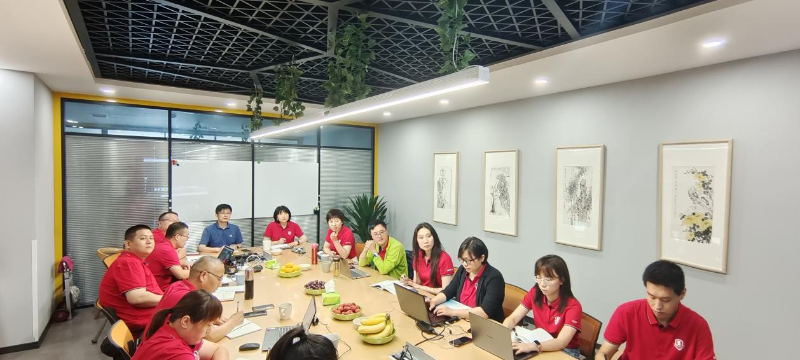 在王東的帶領(lǐng)下，山東牛商匯企業(yè)相互走訪學(xué)習(xí)、幫扶